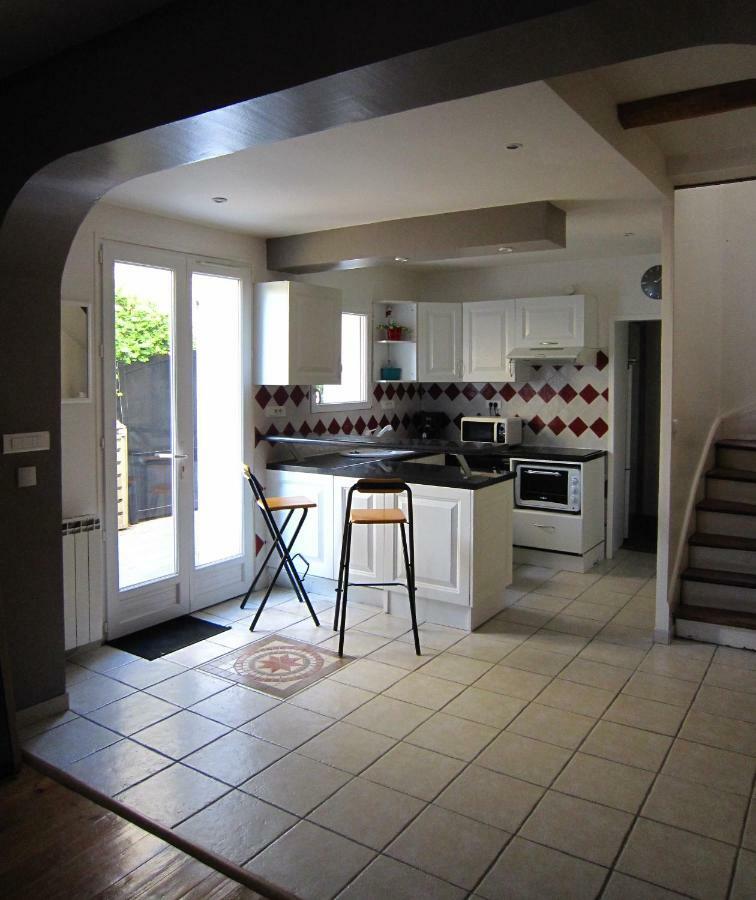 Maison De Charme A La Rochelle Croix-Chapeau Exterior foto