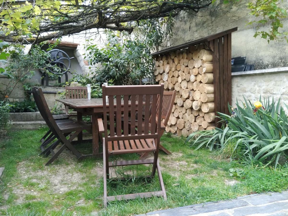 Maison De Charme A La Rochelle Croix-Chapeau Exterior foto